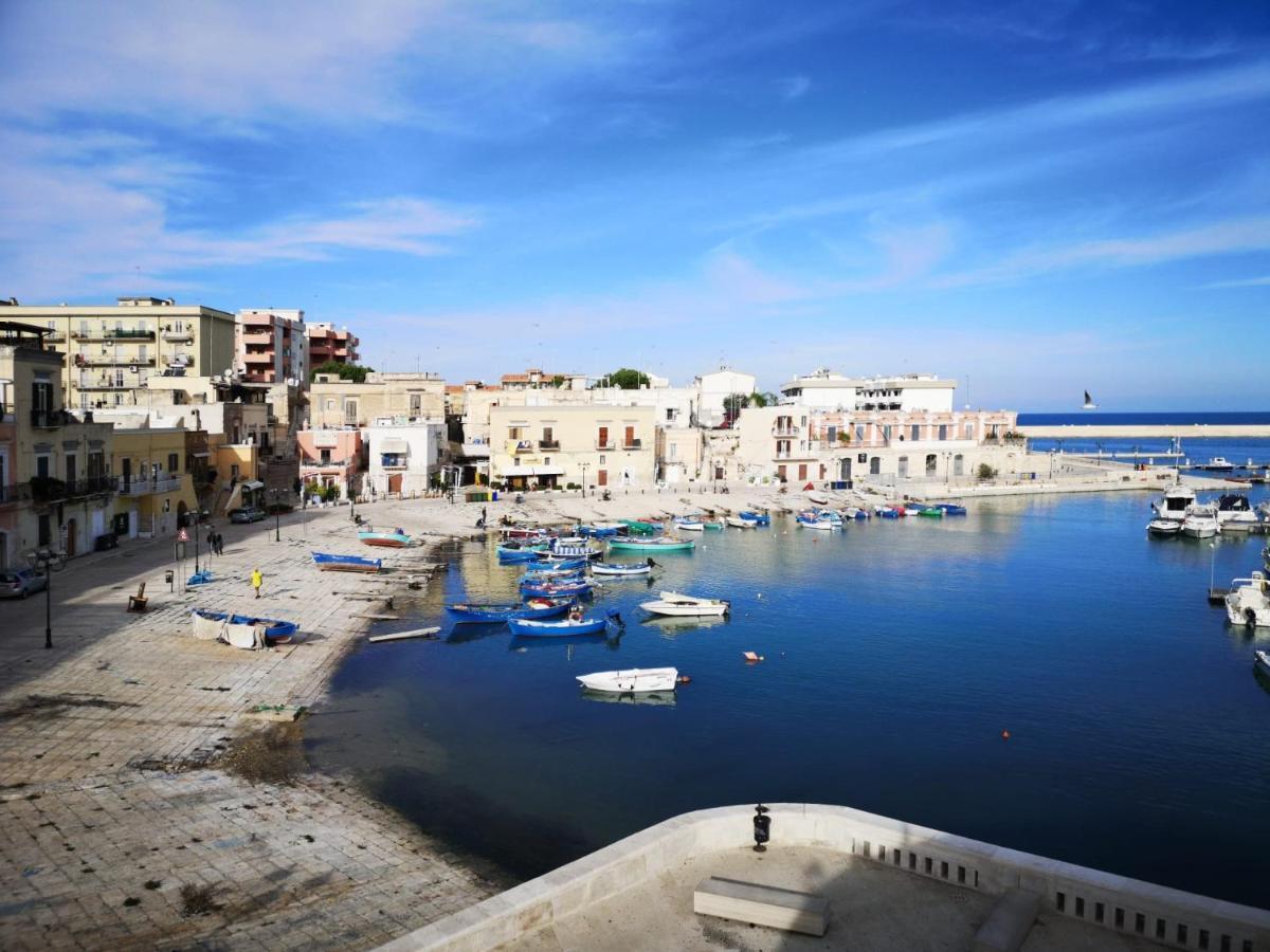 La Torretta Di Gigi - Soggiorno In Torre Medievale Bisceglie Bagian luar foto